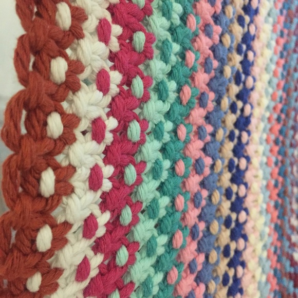 Handmade Macrame Fringe Bag with Keychain - Picture 6 of 9